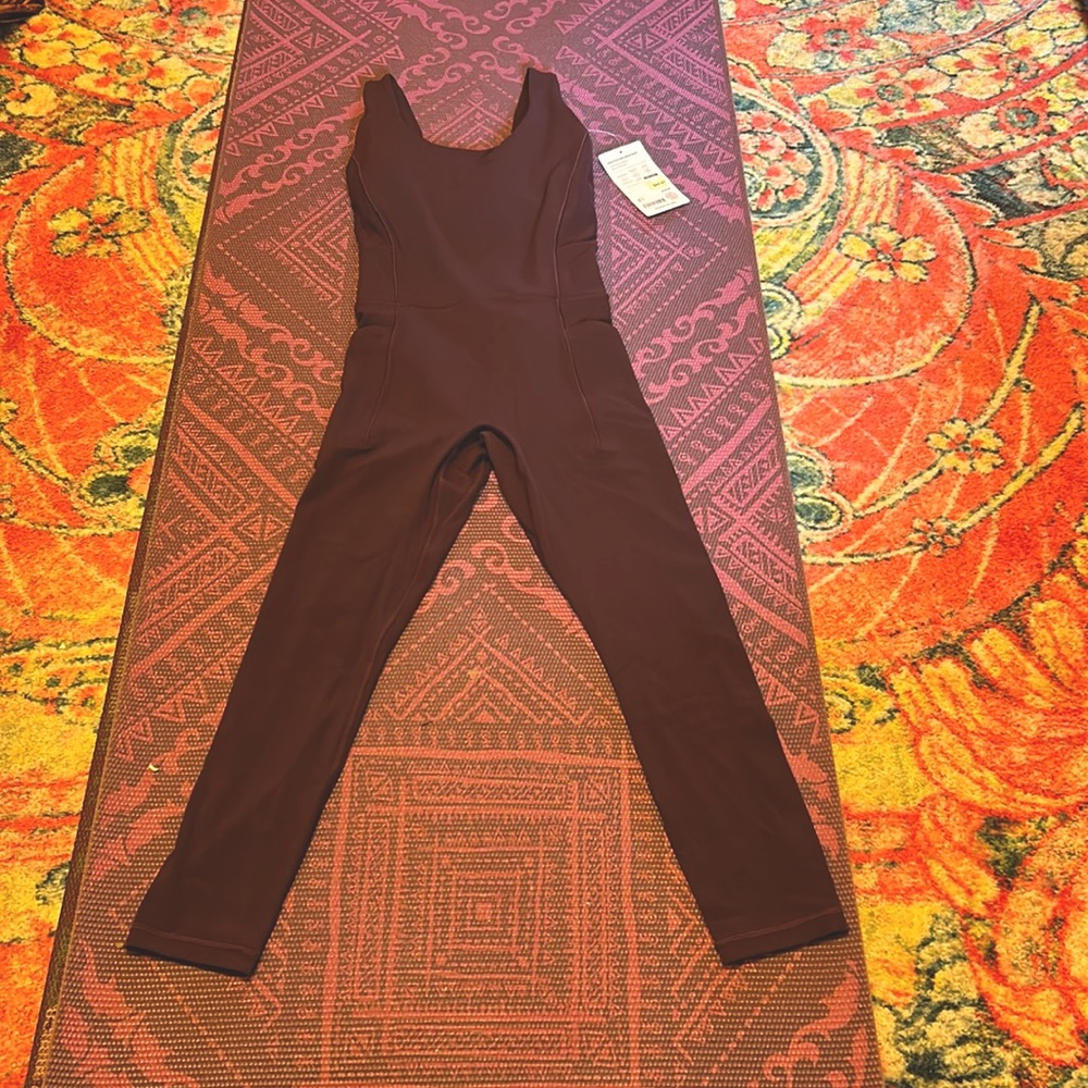 New Athleta Salutation bodysuit